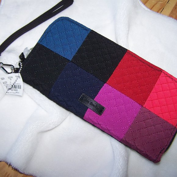 Vera Bradley Handbags - Vera Bradley NWT ColorBlock Wristlet